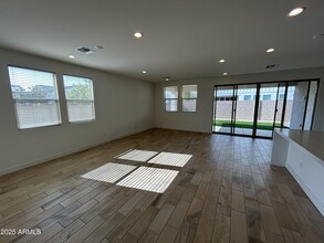 11806 N Loma Linda St in Surprise, AZ - Building Photo - Building Photo