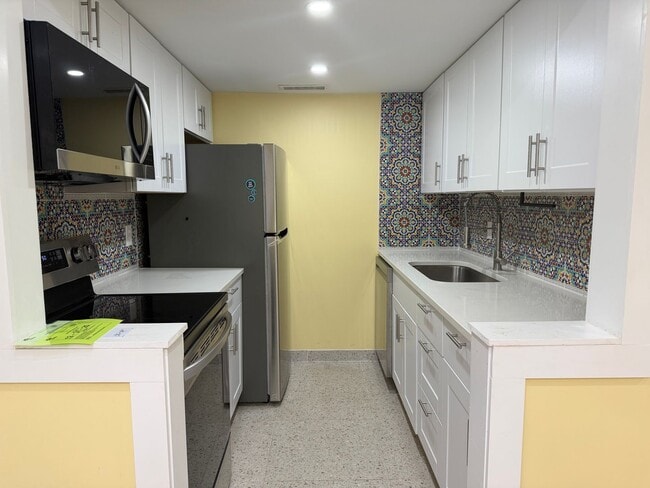 property at 400 William Hilton Pkwy