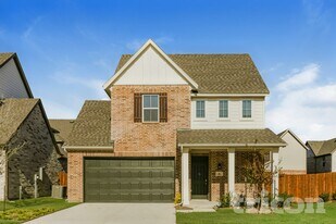 302 Lincoln Cir in Saginaw, TX - Building Photo