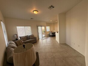 206 Heiple Ct in Henderson, NV - Building Photo - Building Photo