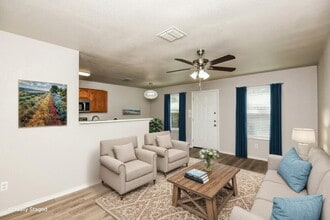 1528 Pine Ln in Fort Worth, TX - Foto de edificio - Building Photo