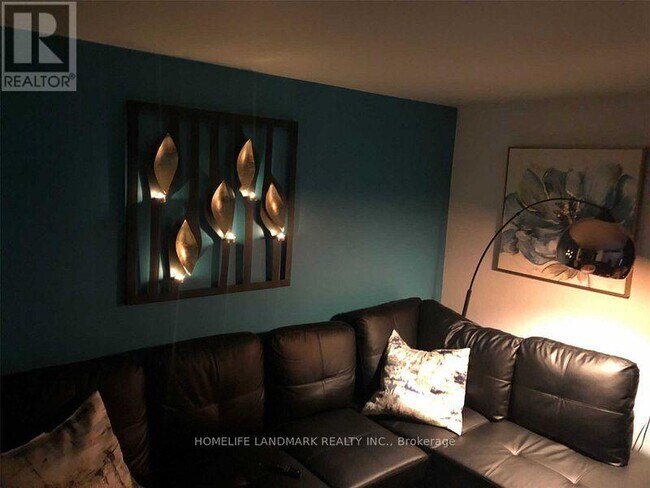 216 Park Home Ave in Toronto, ON - Building Photo - Building Photo