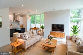 37 Oakland St in Princeton, NJ - Building Photo - Building Photo