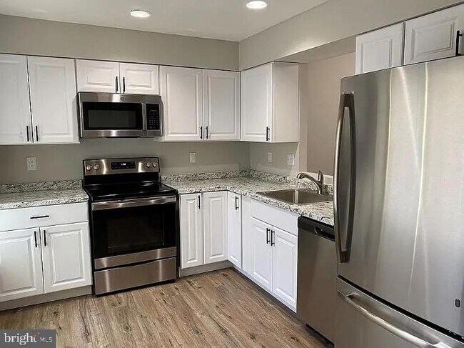 12328 Quince Valley Dr in North Potomac, MD - Building Photo - Building Photo