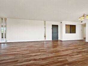 250 Avenida Montalvo in San Clemente, CA - Building Photo - Building Photo