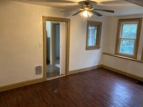 651 6th St, Unit 1 in Oakmont, PA - Building Photo - Building Photo