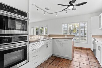 593 Marmora Ave in Tampa, FL - Building Photo - Building Photo