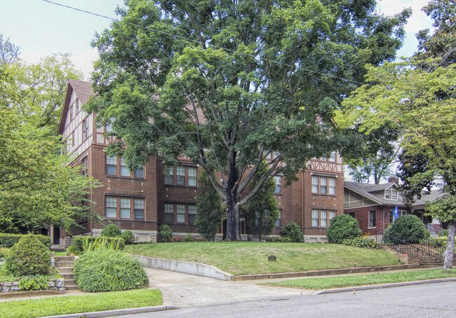 3810 Whitland Ave in Nashville, TN - Building Photo - Building Photo