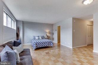 1200 N Nash St-Unit -202 in Arlington, VA - Building Photo - Building Photo