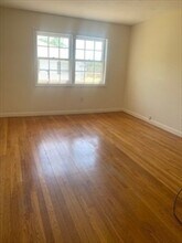 16 Abington Ave, Unit 1R in Holbrook, MA - Foto de edificio - Building Photo