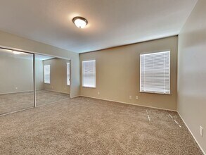 22726 Ingomar St in Los Angeles, CA - Building Photo - Building Photo