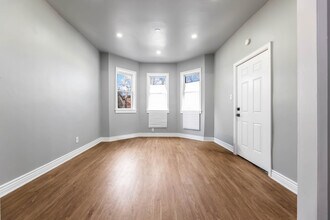 7917 S Ellis Ave in Chicago, IL - Building Photo - Building Photo