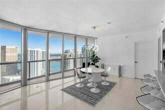 495 Brickell Ave, Unit 3804 in Miami, FL - Building Photo - Building Photo