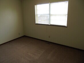 903 Napoleon Rd in Bowling Green, OH - Building Photo - Building Photo