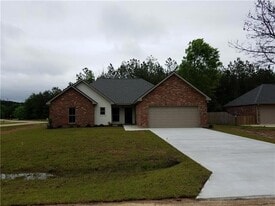 42227 S Falcon Dr, Unit 32 in Ponchatoula, LA - Building Photo