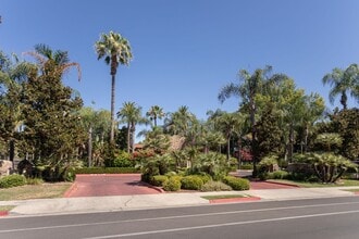 2881 Huntington Blvd in Fresno, CA - Building Photo - Building Photo