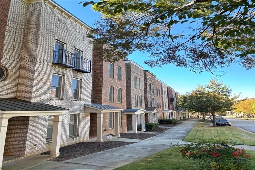 772 Liberty Commons Dr in Atlanta, GA - Building Photo