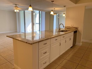 820 Lavers Cir, Unit G404 in Delray Beach, FL - Building Photo - Building Photo