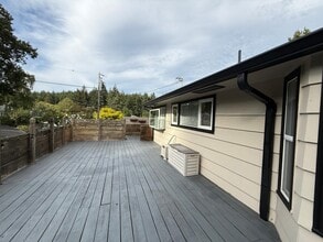 580 N 13th St in Coos Bay, OR - Building Photo - Building Photo