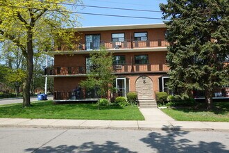 50 Hilda Av in Hamilton, ON - Building Photo - Building Photo