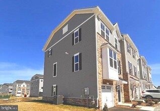7924 Olive Branch Ln in Laurel, MD - Building Photo - Building Photo