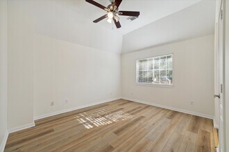 30 Watermill Pl in Sugar Land, TX - Building Photo - Building Photo
