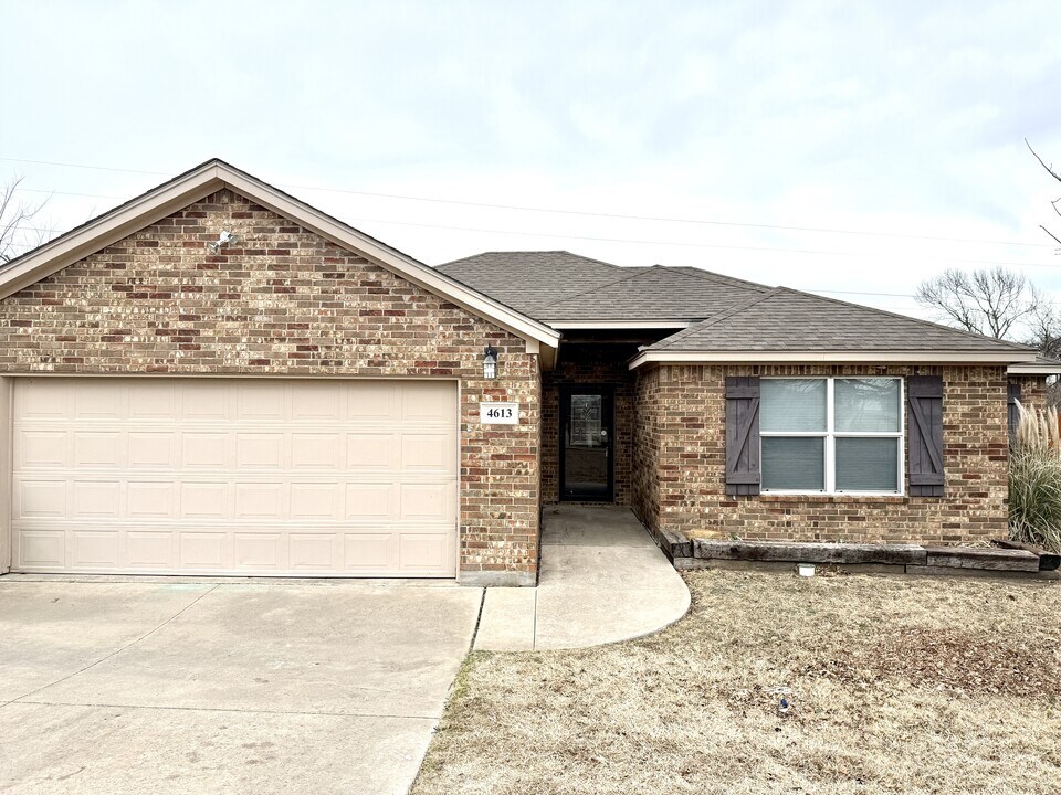 4613 Mill Creek Dr in Ardmore, OK - Building Photo