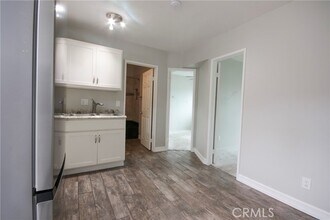 11045 Slater Ave-Unit -B in Fountain Valley, CA - Building Photo - Building Photo