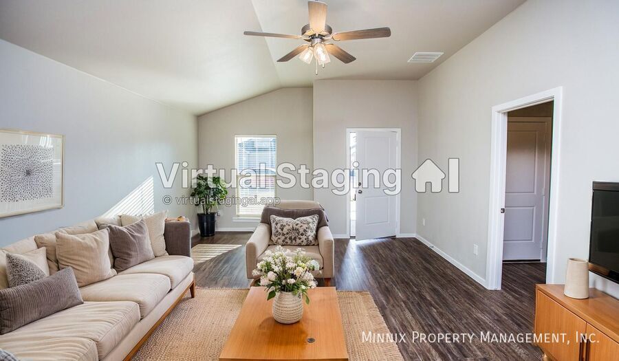8918 20th St in Lubbock, TX - Building Photo