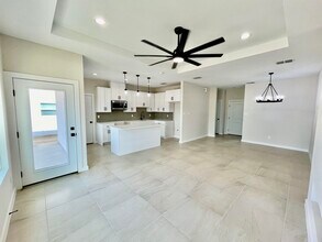 5925 Heather Loop in Laredo, TX - Building Photo - Building Photo