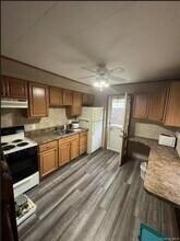 42 Hollyhock Rd in Levittown, NY - Building Photo - Building Photo