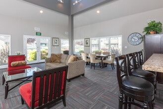 Riley Square in Santa Clara, CA - Foto de edificio - Building Photo