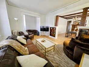 2942 N Frederick Ave, Unit 2942 in Milwaukee, WI - Foto de edificio - Building Photo