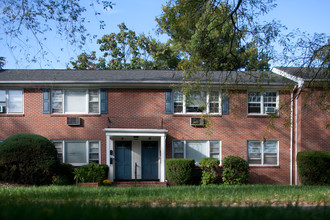 Hunterdon Mews in Flemington, NJ - Building Photo - Building Photo