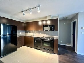 13618-13100 100 Ave in Surrey, BC - Building Photo - Building Photo
