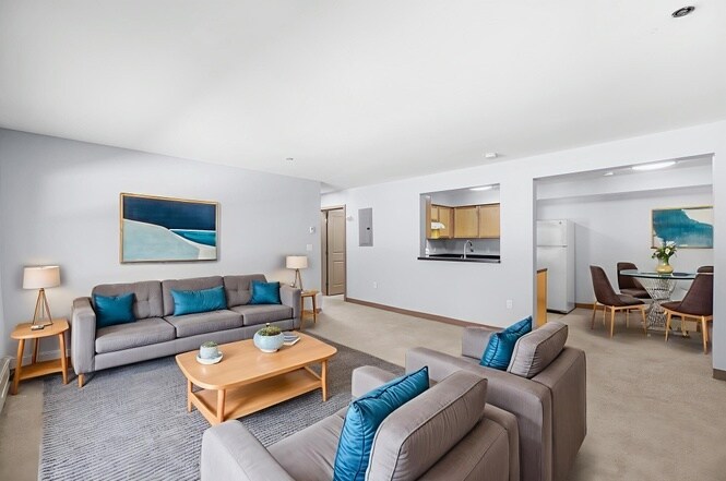 275 W Main St, Unit 21 in Marlborough, MA - Building Photo