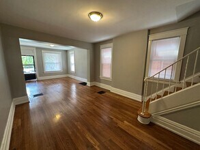 2355 Summit St-Unit -2355 in Columbus, OH - Building Photo - Building Photo