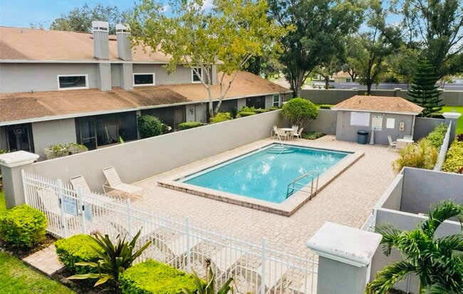 property at 10063 Lake Oak Cir