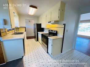 408 N 143rd St in Seattle, WA - Foto de edificio - Building Photo