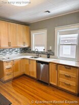 14 Quincy St, Unit #2 in Medford, MA - Building Photo
