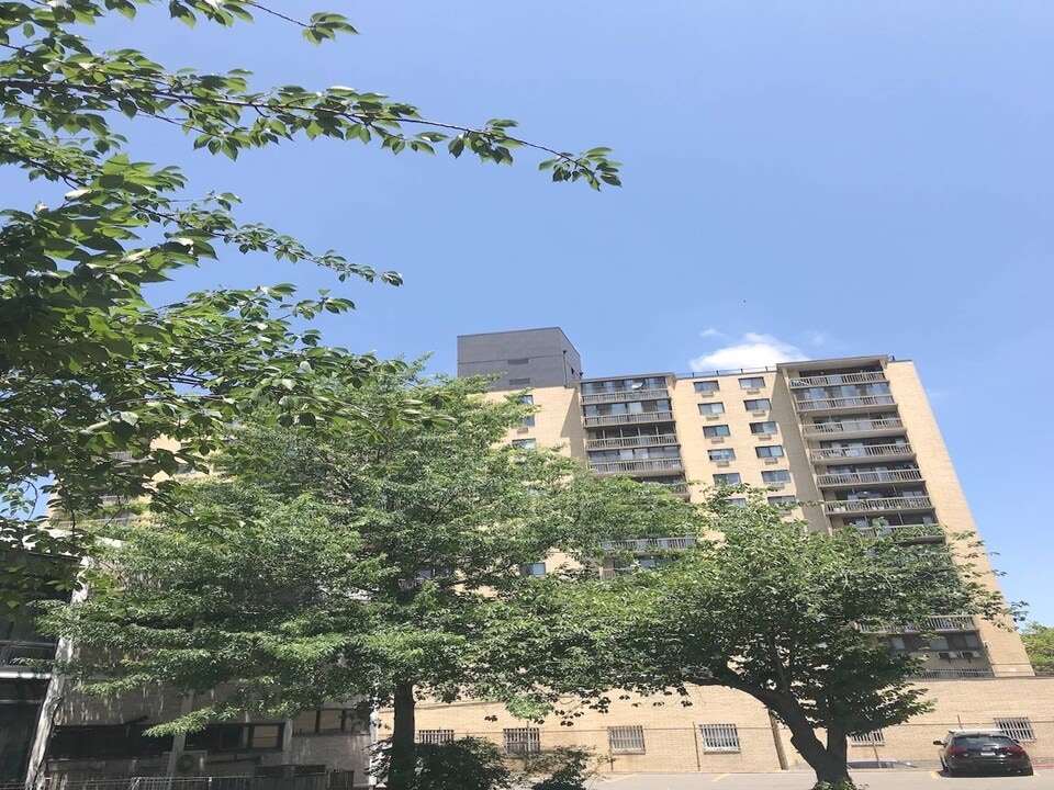 87-08 Justice Ave in Queens, NY - Building Photo