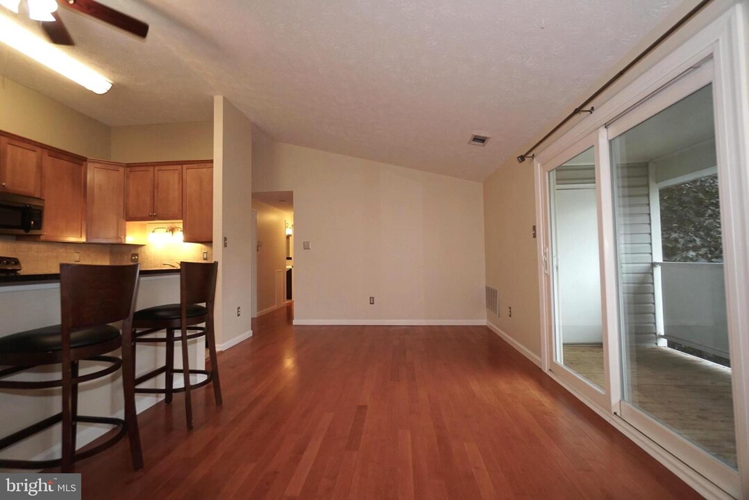12301 Silvergate Way-Unit -906-M in Germantown, MD - Building Photo