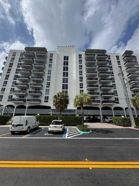7928 West Dr in North Bay Village, FL - Foto de edificio - Building Photo