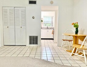108 Lake Carol Dr in West Palm Beach, FL - Building Photo - Building Photo