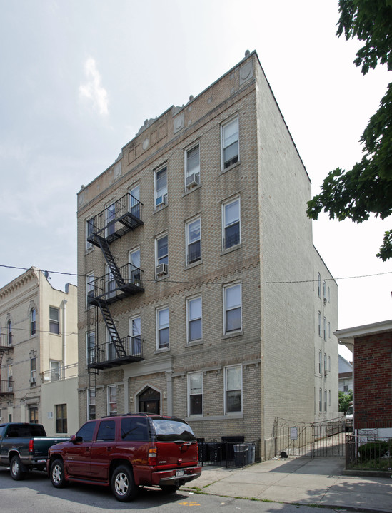 1472 Bay Ridge Ave in Brooklyn, NY - Building Photo