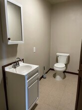 7145 Moline St in Houston, TX - Foto de edificio - Building Photo