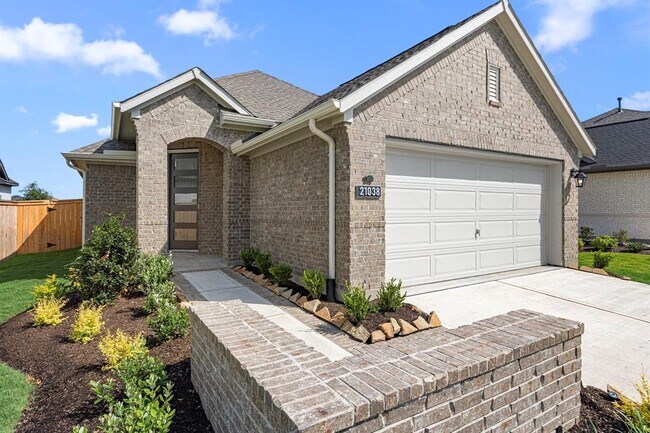 21038 Armstrong County Dr in Cypress, TX - Foto de edificio - Building Photo