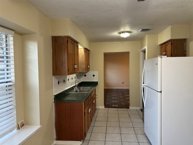 11511 Misty Glen Ln in Houston, TX - Building Photo - Building Photo