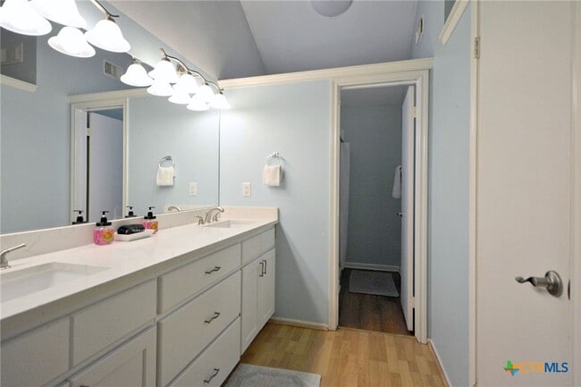 property at 23068 N Cranes Mill Rd