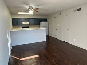 10001 Westpark Dr in Houston, TX - Building Photo - Building Photo